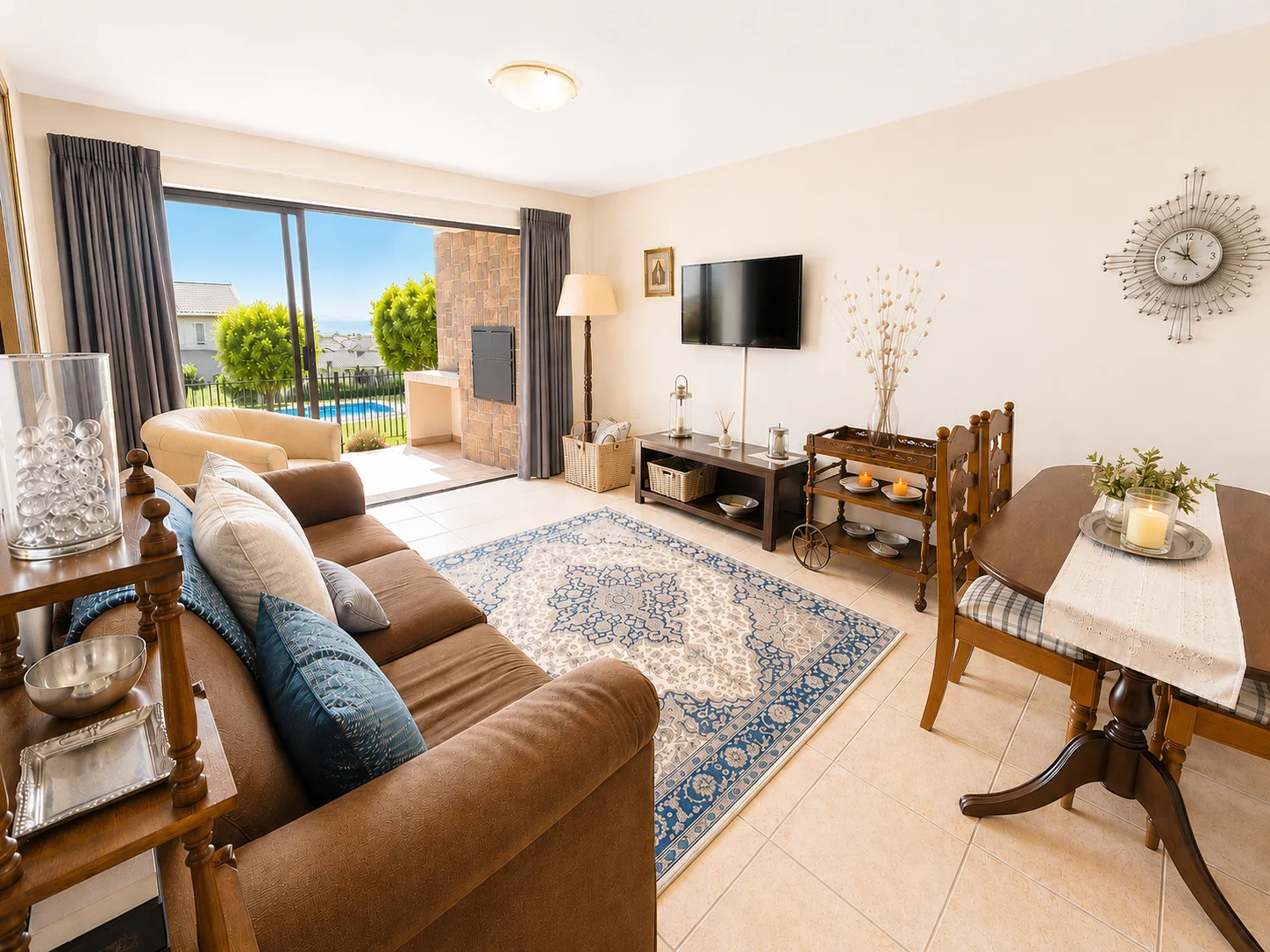 Little Lincoln - Living Area